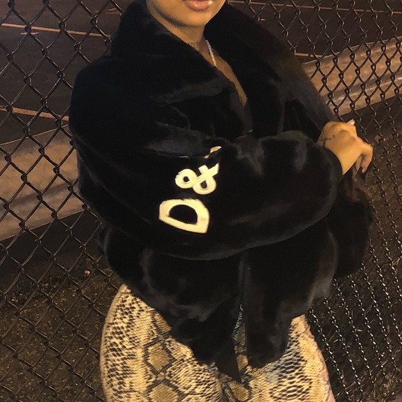 Dolce & Gabbana fur coat - Picture 3 of 3